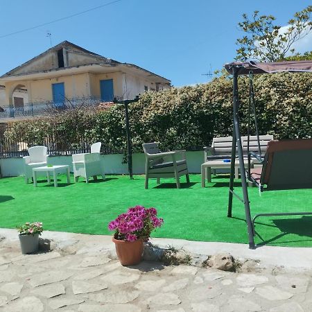 Oasi Hause Villa Castel Volturno Buitenkant foto