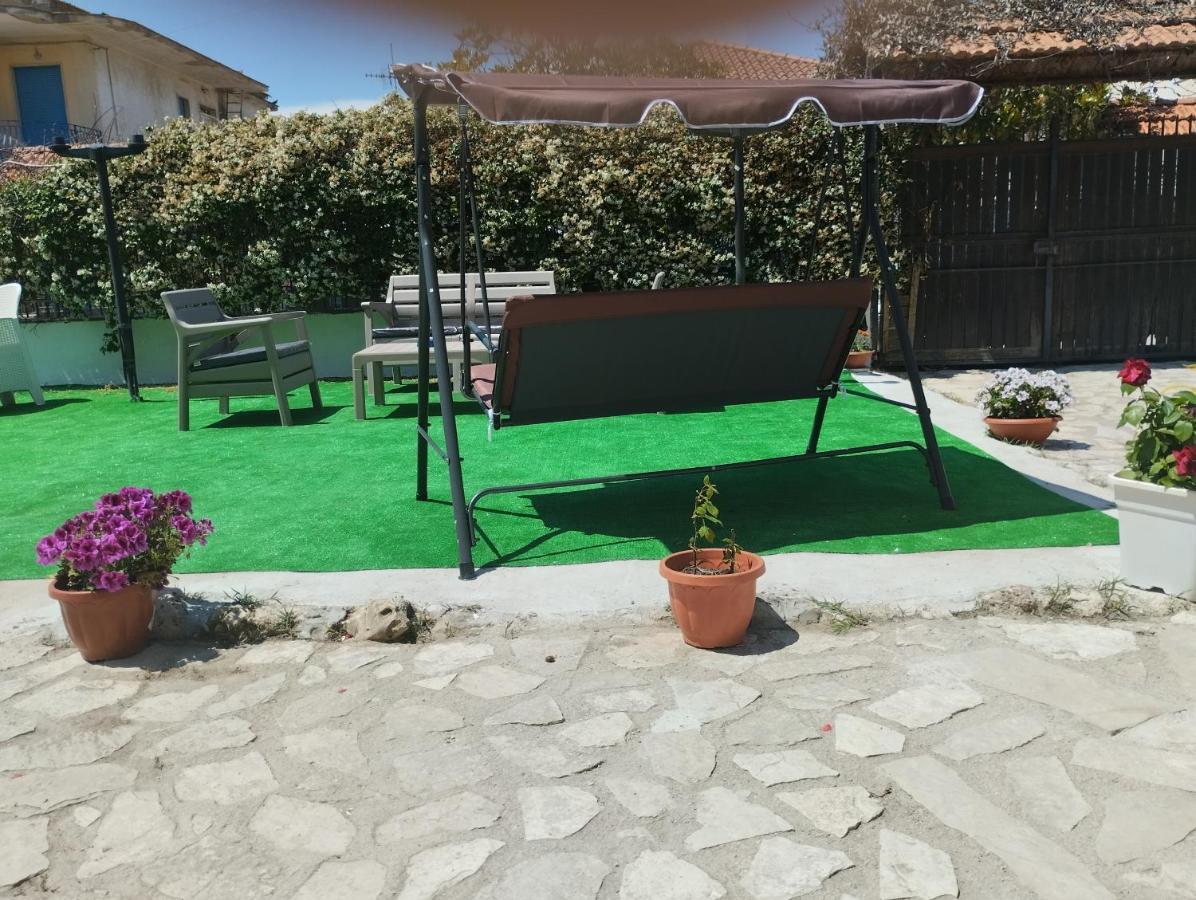Oasi Hause Villa Castel Volturno Buitenkant foto